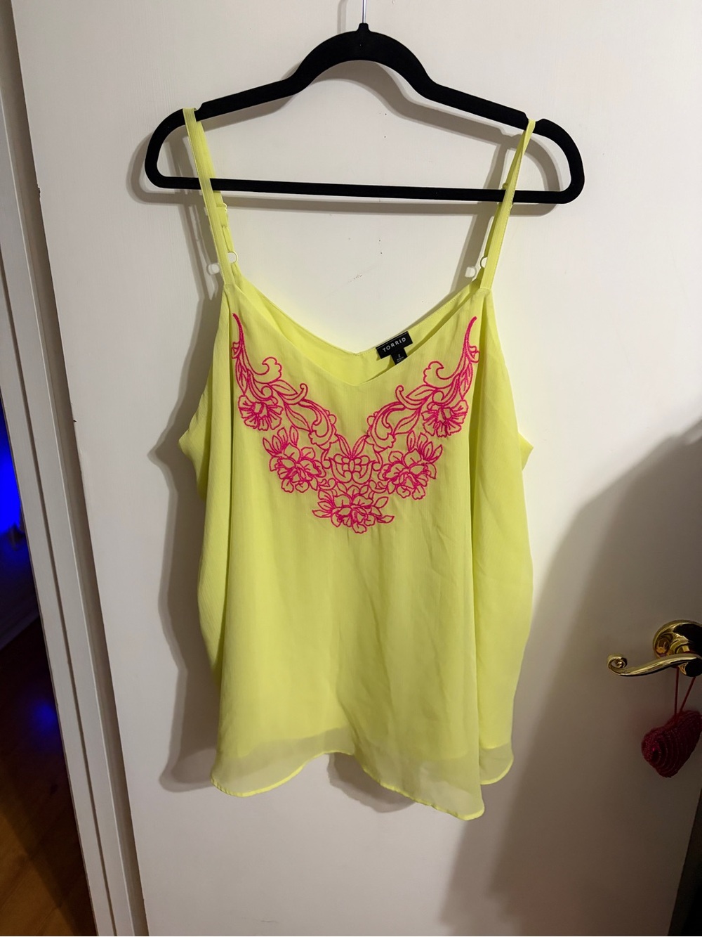 🥳 2 torrid Neon Yellow Cami with Hot Pink Floral Embroidery